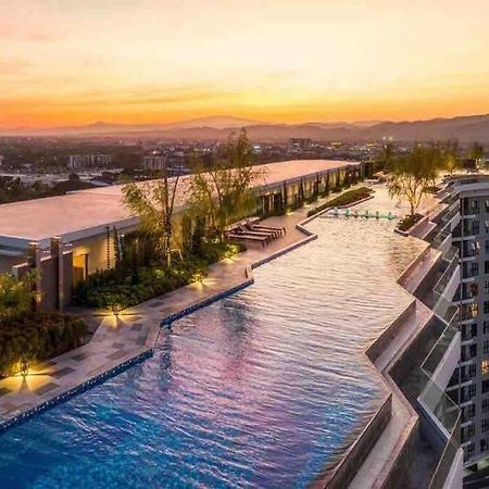 New & Cozy 2 Bedroom @ The Astra Sky River Chiang Mai Buitenkant foto