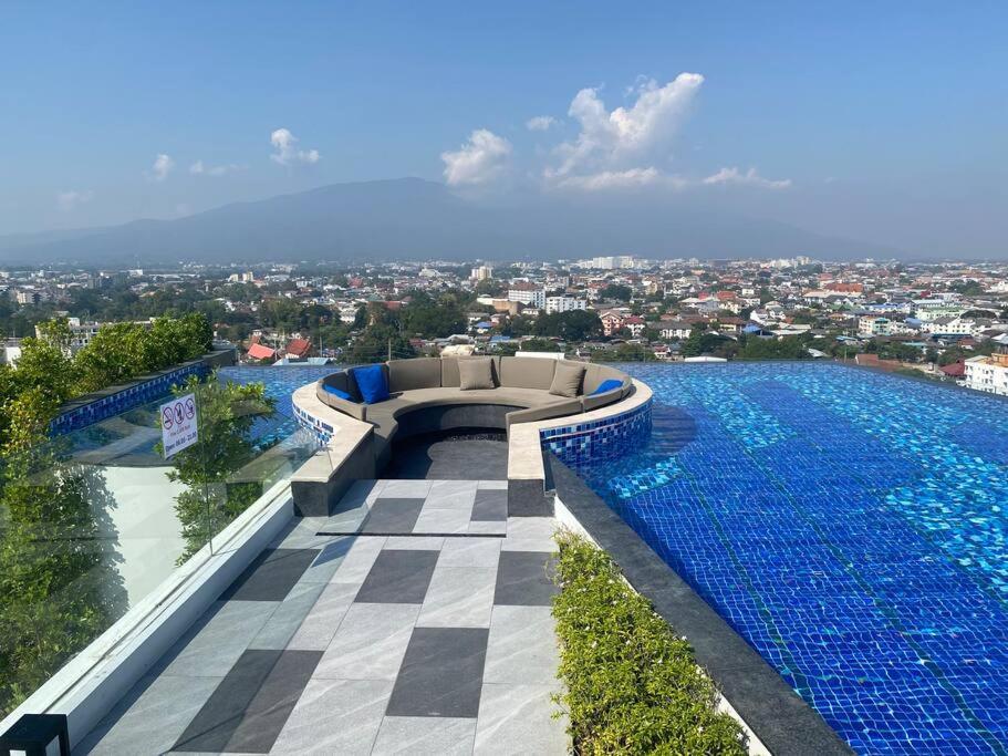 New & Cozy 2 Bedroom @ The Astra Sky River Chiang Mai Buitenkant foto
